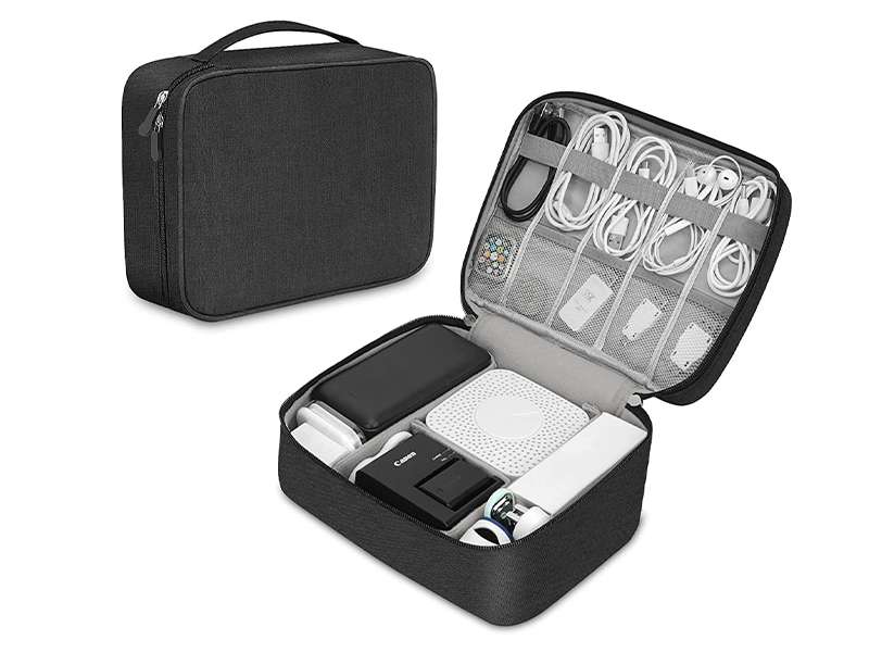 Casey — Accessory pouch