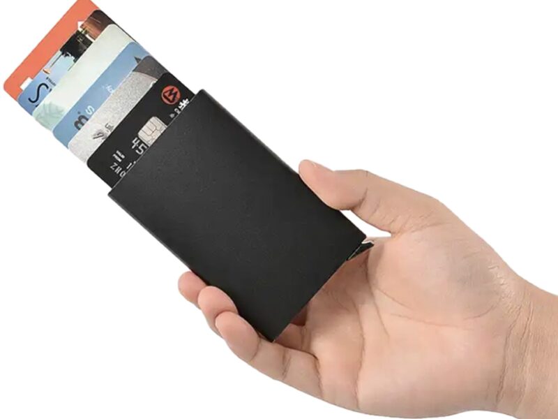 Pushion — Metal Card Holder with RFID Protection